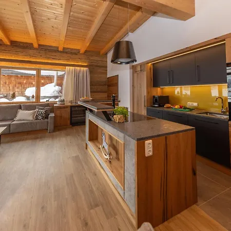 Bachgut - Am Berg Aparthotel Saalbach-Hinterglemm